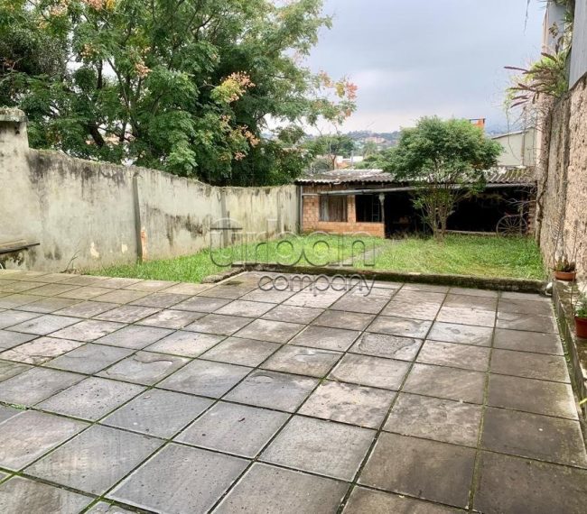 Casa com 200m², 3 quartos, 1 suíte, 3 vagas, no bairro Jardim do Salso em Porto Alegre