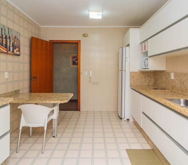 Apartamento com 134m², 3 quartos, 1 suíte, 2 vagas, no bairro Chácara das Pedras em Porto Alegre