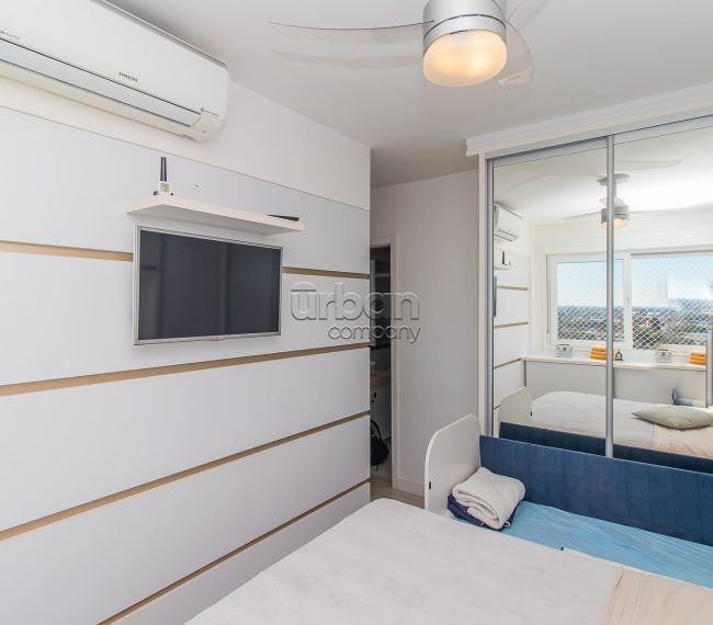 Apartamento com 59m², 2 quartos, 1 suíte, 1 vaga, no bairro São João em Porto Alegre