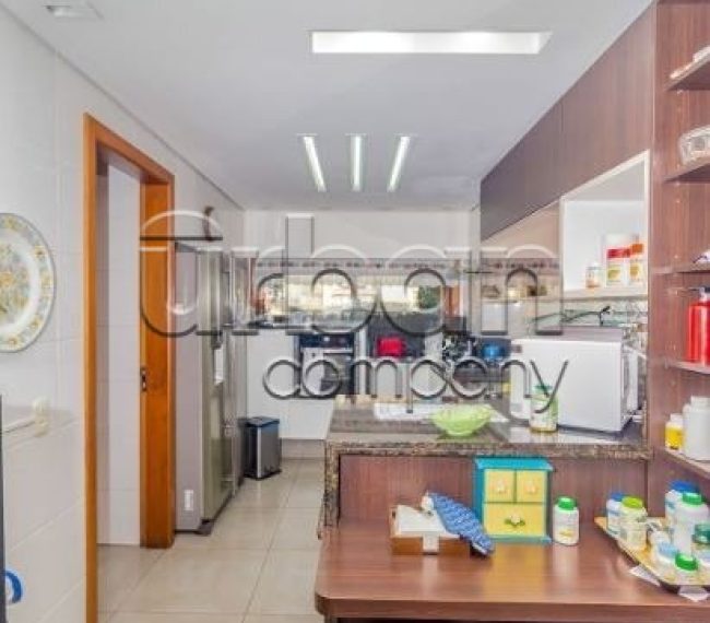 Apartamento com 140m², 3 quartos, 1 suíte, 2 vagas, no bairro Rio Branco em Porto Alegre