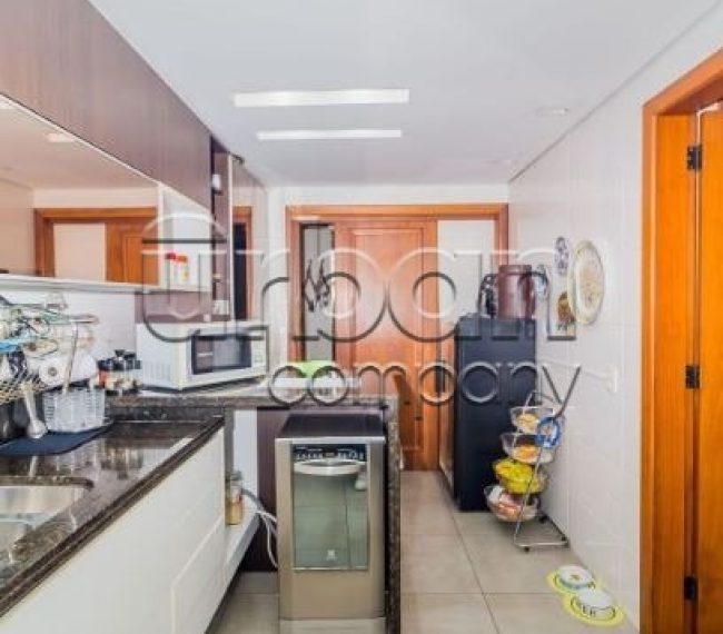 Apartamento com 140m², 3 quartos, 1 suíte, 2 vagas, no bairro Rio Branco em Porto Alegre