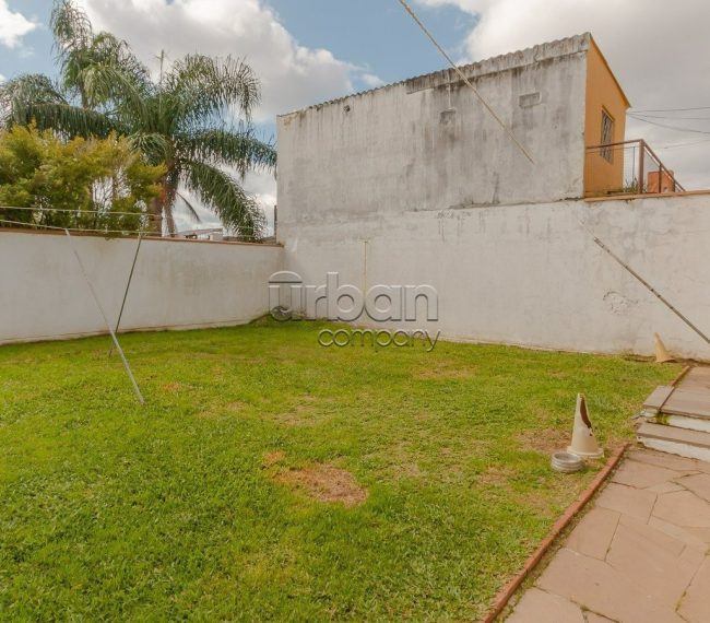 Casa com 256m², 4 quartos, 1 suíte, 3 vagas, no bairro Vila Ipiranga em Porto Alegre