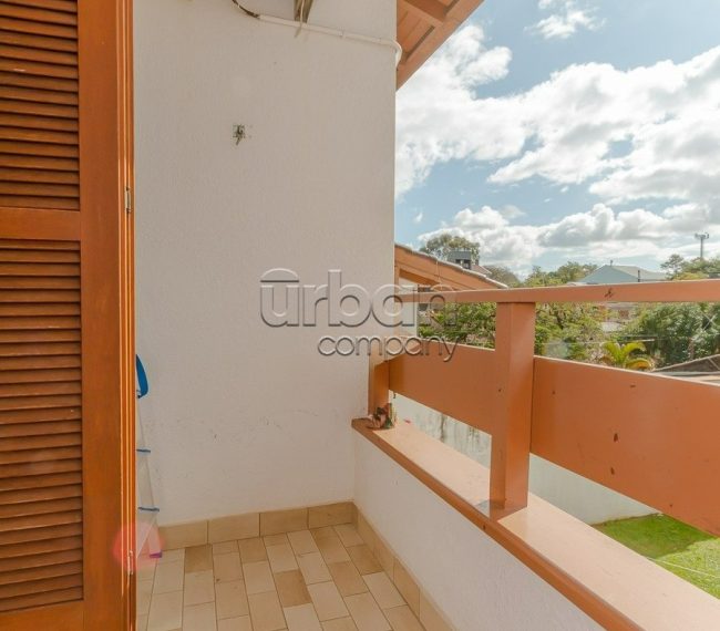 Casa com 256m², 4 quartos, 1 suíte, 3 vagas, no bairro Vila Ipiranga em Porto Alegre