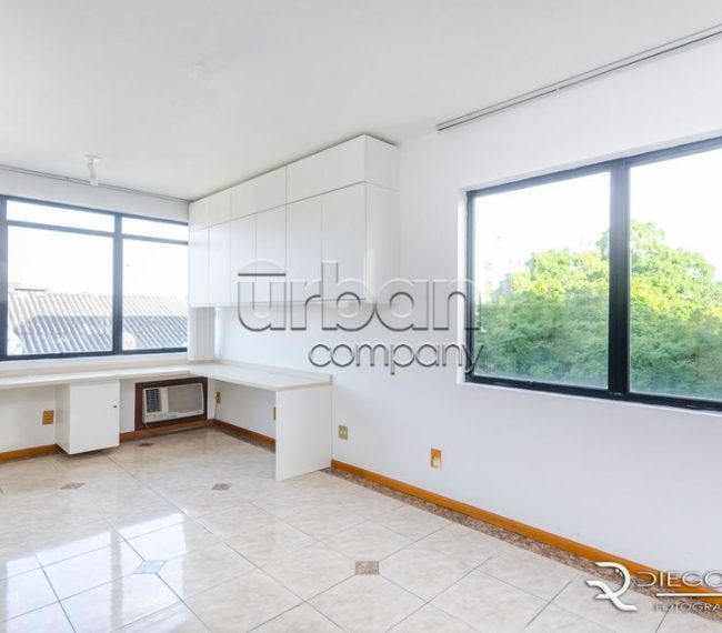 Sala com 27m², no bairro Rio Branco em Porto Alegre