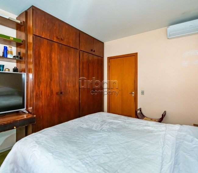 Apartamento com 167m², 4 quartos, 1 suíte, 1 vaga, no bairro Moinhos de Vento em Porto Alegre