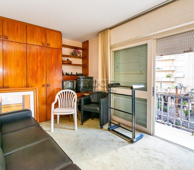 Apartamento com 167m², 4 quartos, 1 suíte, 1 vaga, no bairro Moinhos de Vento em Porto Alegre