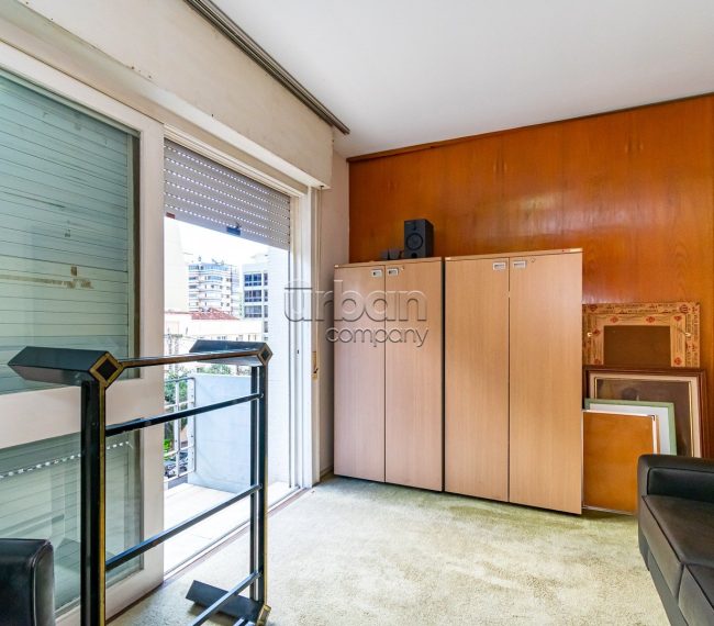 Apartamento com 167m², 4 quartos, 1 suíte, 1 vaga, no bairro Moinhos de Vento em Porto Alegre