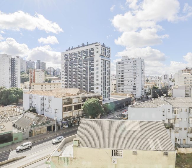 Apartamento com 90m², 3 quartos, 1 suíte, 1 vaga, no bairro Santa Cecilia em Porto Alegre