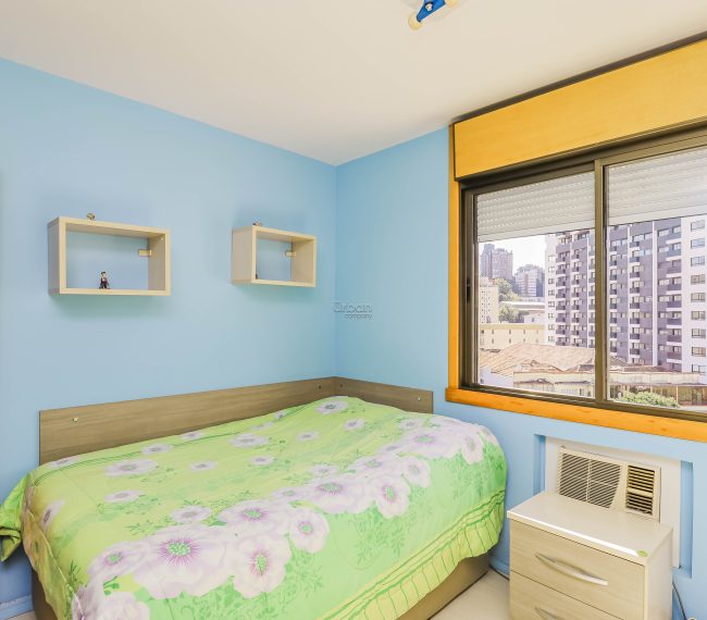 Apartamento com 90m², 3 quartos, 1 suíte, 1 vaga, no bairro Santa Cecilia em Porto Alegre