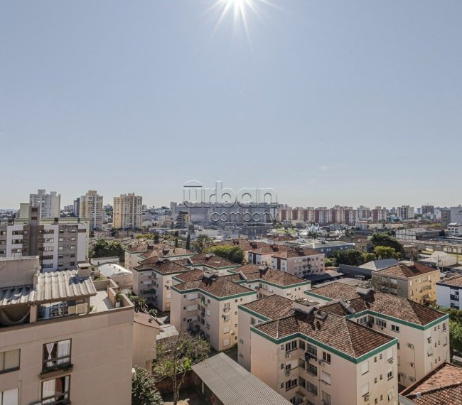 Apartamento com 82m², 3 quartos, 1 suíte, 2 vagas, no bairro Passo D'areia em Porto Alegre