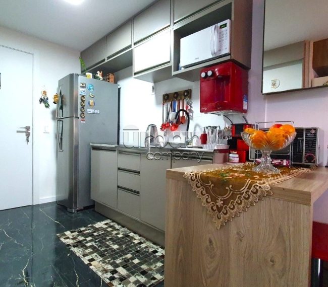 Apartamento com 40m², 1 quarto, 1 vaga, no bairro Azenha em Porto Alegre