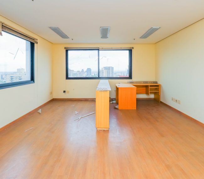 Sala com 30m², 1 vaga, no bairro Higienópolis em Porto Alegre