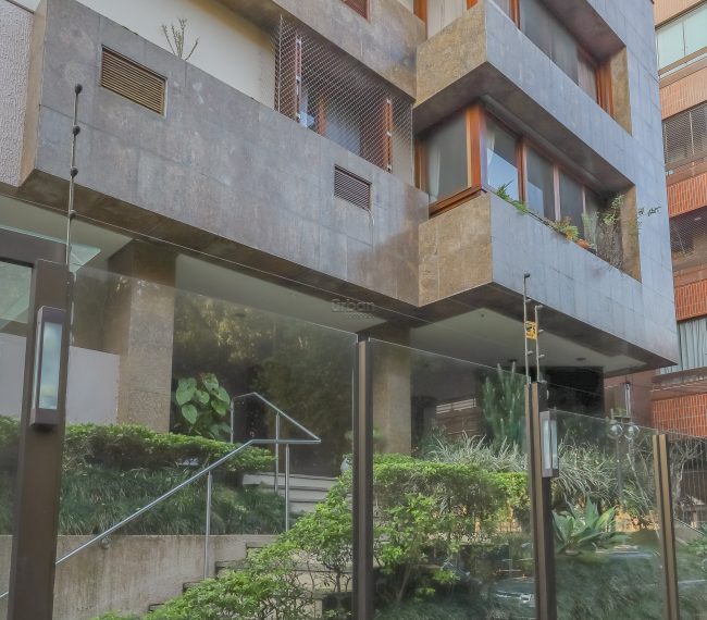 Apartamento com 153m², 3 quartos, 1 suíte, 2 vagas, no bairro Petrópolis em Porto Alegre