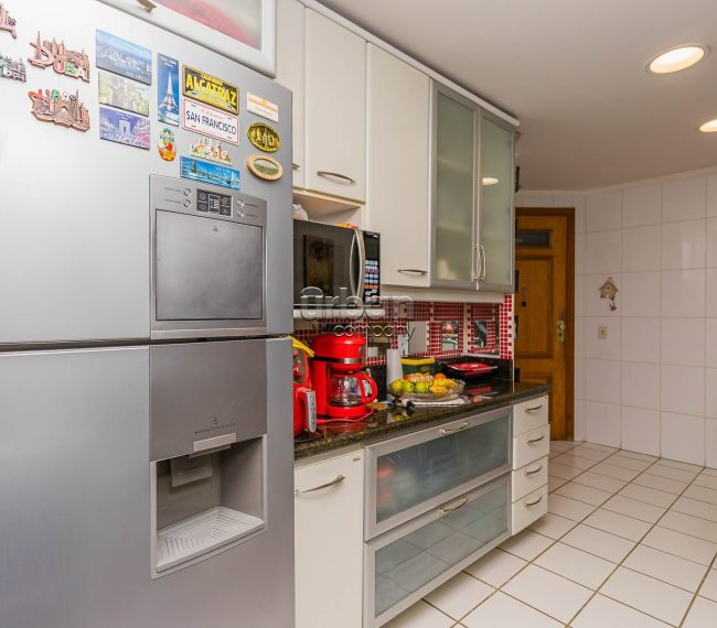 Apartamento com 176m², 3 quartos, 1 suíte, 2 vagas, no bairro Petrópolis em Porto Alegre