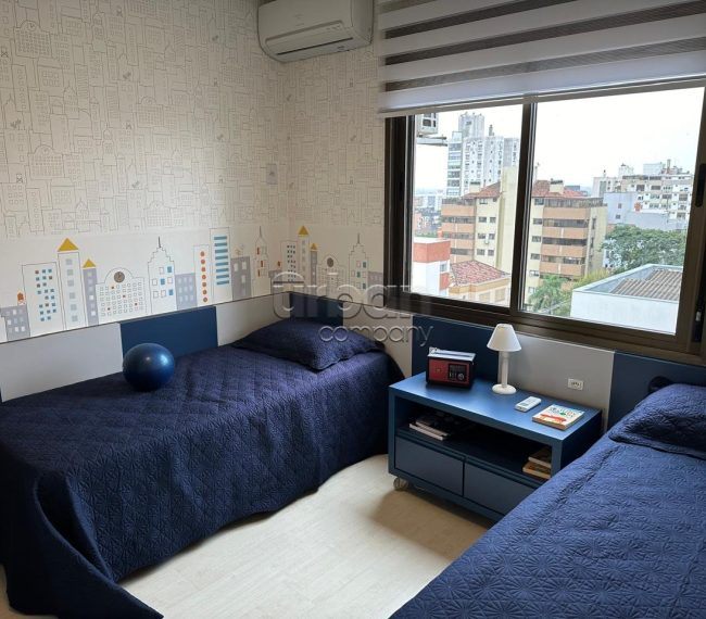 Apartamento com 157m², 3 quartos, 1 suíte, 4 vagas, no bairro Auxiliadora em Porto Alegre