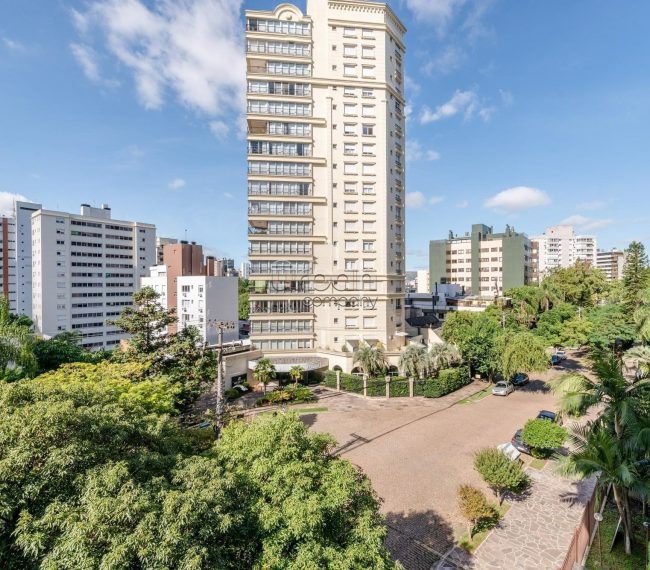 Apartamento Garden com 264m², 3 quartos, 3 suítes, 3 vagas, no bairro Auxiliadora em Porto Alegre