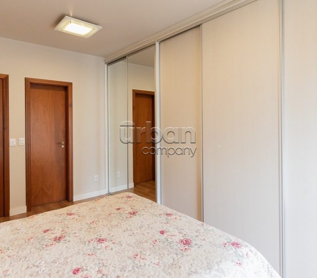 Apartamento com 131m², 3 quartos, 1 suíte, 2 vagas, no bairro Bela Vista em Porto Alegre