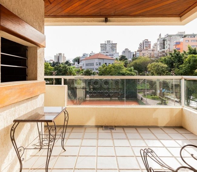 Apartamento com 100m², 3 quartos, 1 suíte, 1 vaga, no bairro Petrópolis em Porto Alegre