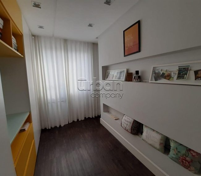 Apartamento com 62m², 2 quartos, 1 suíte, 1 vaga, no bairro Passo da Areia em Porto Alegre