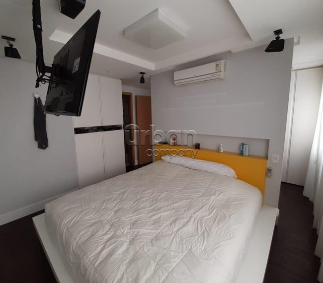 Apartamento com 62m², 2 quartos, 1 suíte, 1 vaga, no bairro Passo da Areia em Porto Alegre