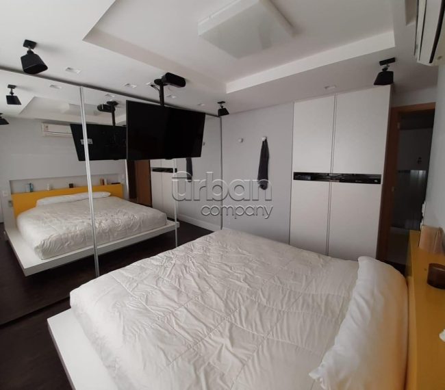 Apartamento com 62m², 2 quartos, 1 suíte, 1 vaga, no bairro Passo da Areia em Porto Alegre