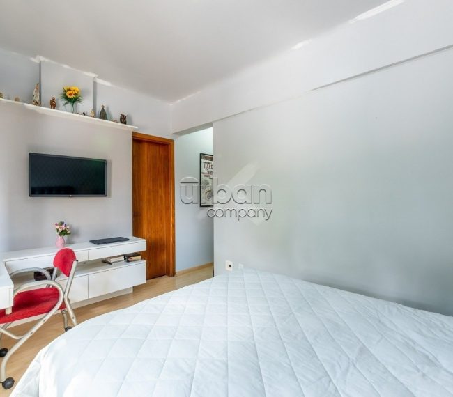 Apartamento com 81m², 3 quartos, 1 suíte, 2 vagas, no bairro Passo da Areia em Porto Alegre