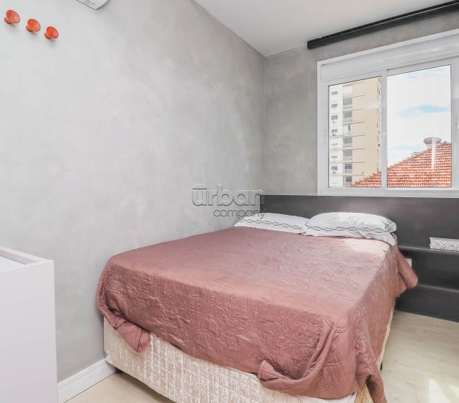 Apartamento com 74m², 3 quartos, 1 suíte, 1 vaga, no bairro Partenon em Porto Alegre