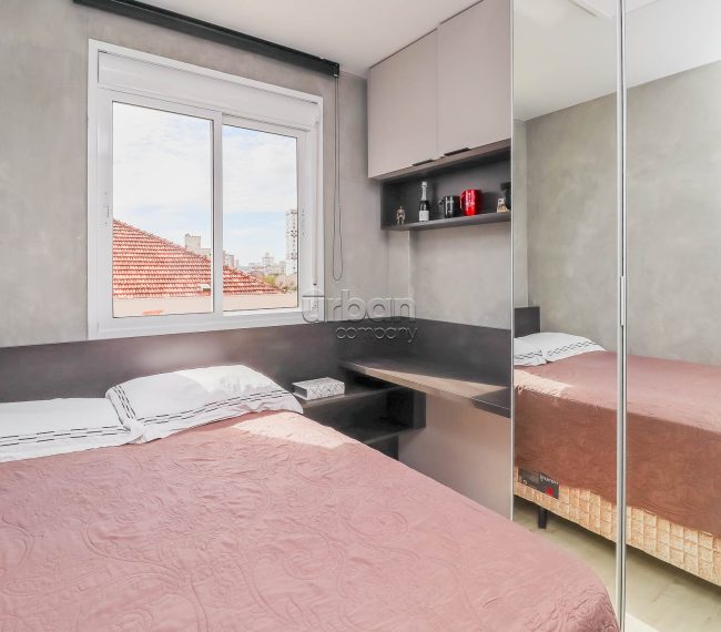 Apartamento com 74m², 3 quartos, 1 suíte, 1 vaga, no bairro Partenon em Porto Alegre