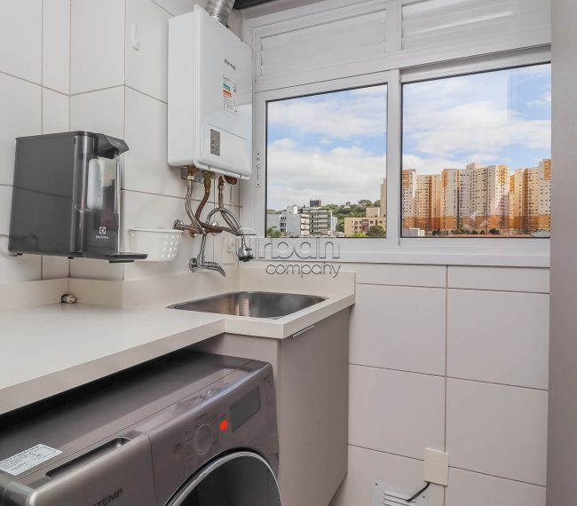 Apartamento com 74m², 3 quartos, 1 suíte, 1 vaga, no bairro Partenon em Porto Alegre