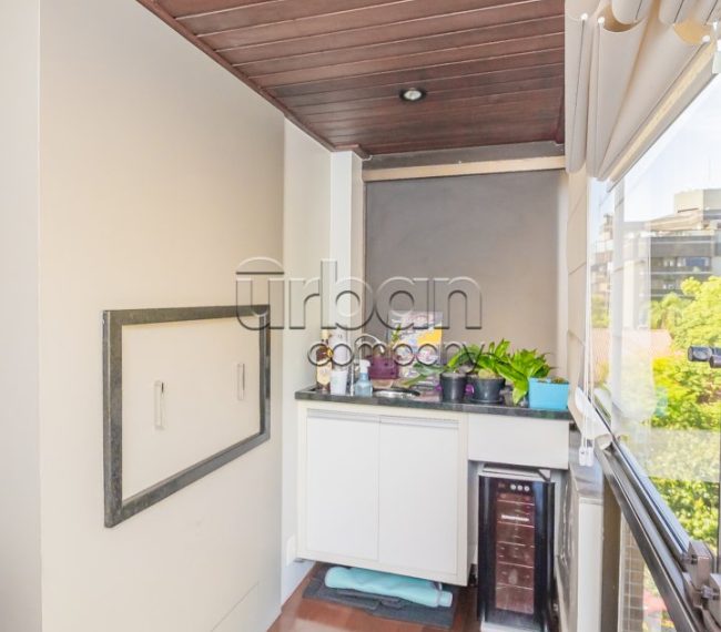 Apartamento com 94m², 2 quartos, 1 suíte, 2 vagas, no bairro Bela Vista em Porto Alegre