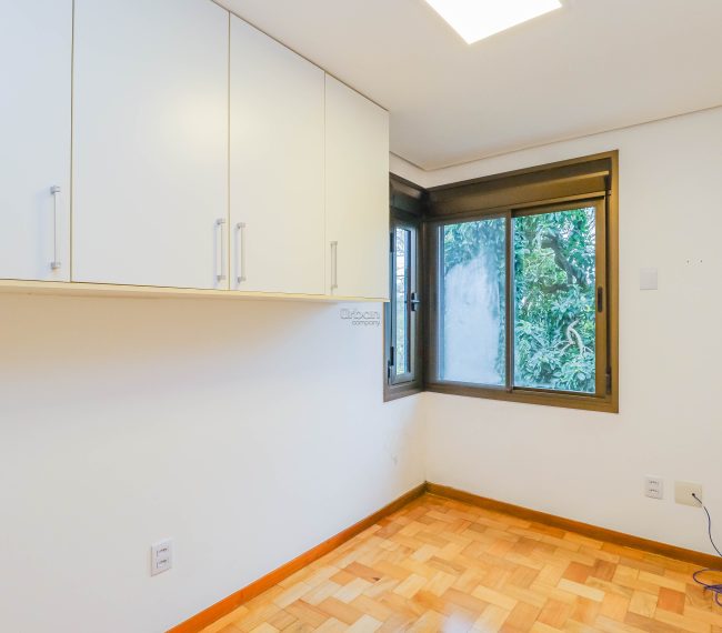 Apartamento com 82m², 3 quartos, 1 suíte, 2 vagas, no bairro Petrópolis em Porto Alegre