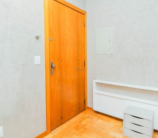 Apartamento com 82m², 3 quartos, 1 suíte, 2 vagas, no bairro Petrópolis em Porto Alegre