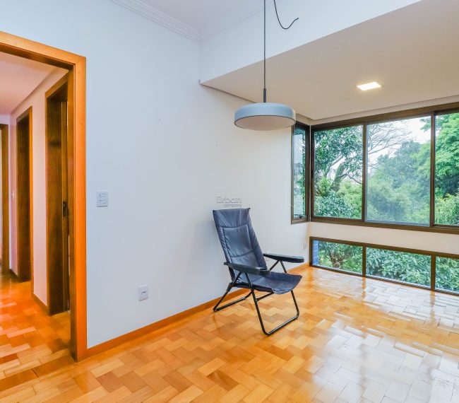 Apartamento com 82m², 3 quartos, 1 suíte, 2 vagas, no bairro Petrópolis em Porto Alegre