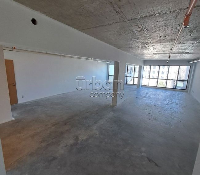 Sala com 113m², 1 vaga, no bairro Cristo Redentor em Porto Alegre