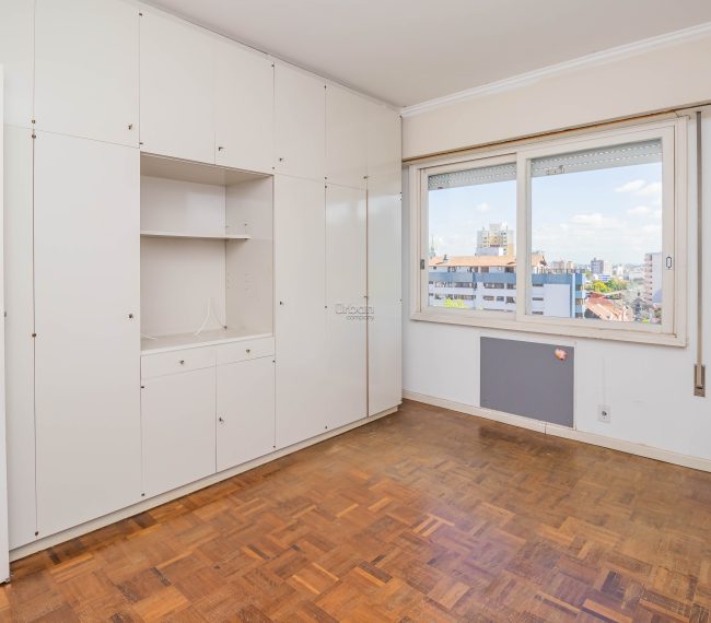 Apartamento com 166m², 3 quartos, 1 suíte, 2 vagas, no bairro Moinhos de Vento em Porto Alegre