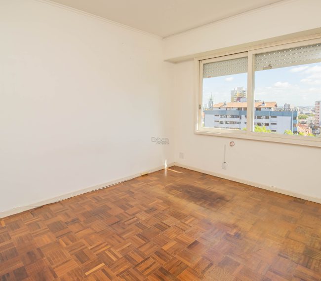 Apartamento com 166m², 3 quartos, 1 suíte, 2 vagas, no bairro Moinhos de Vento em Porto Alegre