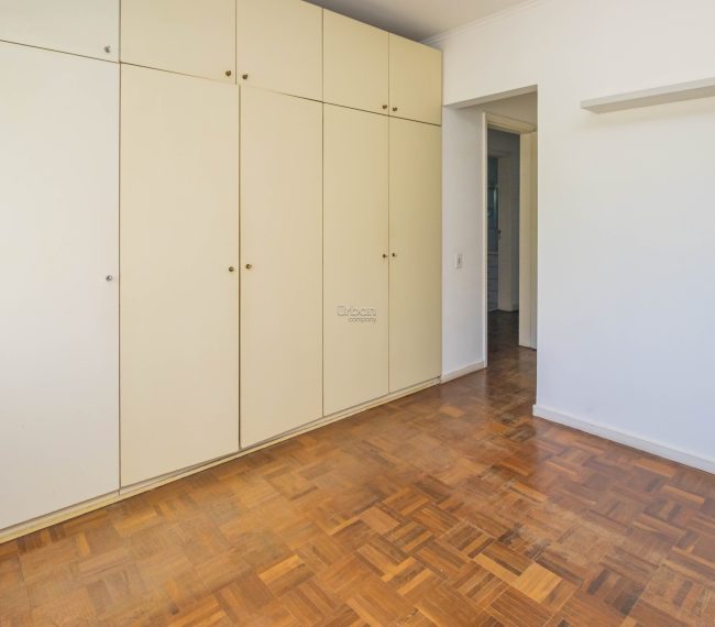 Apartamento com 166m², 3 quartos, 1 suíte, 2 vagas, no bairro Moinhos de Vento em Porto Alegre