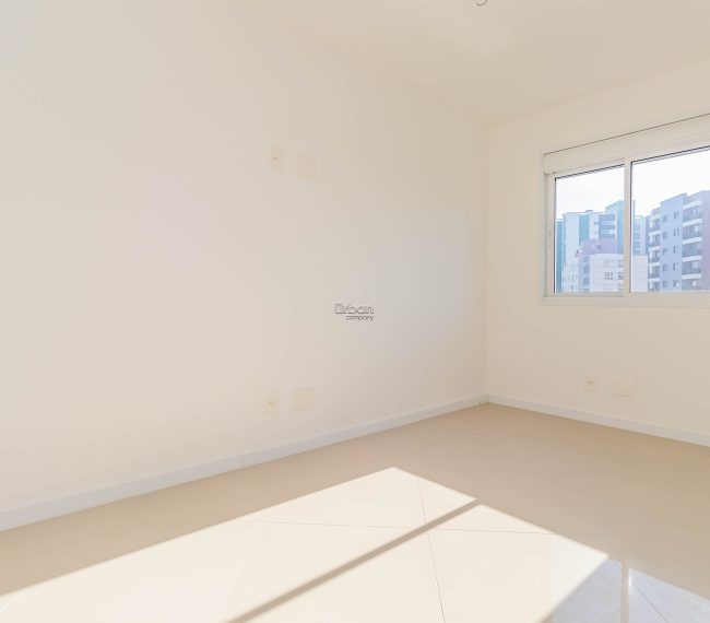 Apartamento com 115m², 3 quartos, 1 suíte, 4 vagas, no bairro Passo da Areia em Porto Alegre