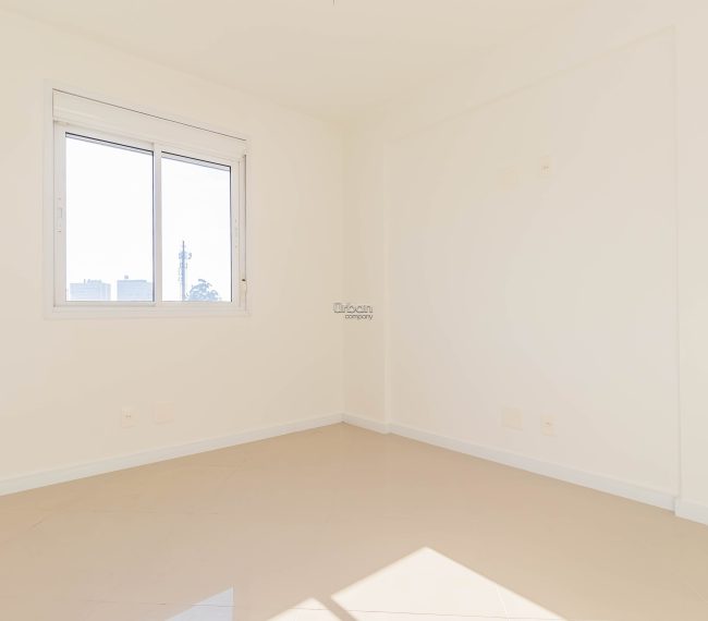 Apartamento com 115m², 3 quartos, 1 suíte, 4 vagas, no bairro Passo da Areia em Porto Alegre