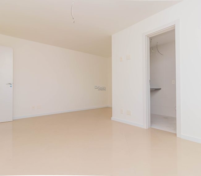 Apartamento com 115m², 3 quartos, 1 suíte, 4 vagas, no bairro Passo da Areia em Porto Alegre