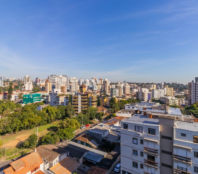 Apartamento com 115m², 3 quartos, 1 suíte, 4 vagas, no bairro Passo da Areia em Porto Alegre