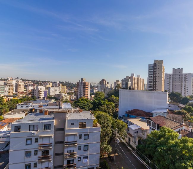 Apartamento com 115m², 3 quartos, 1 suíte, 4 vagas, no bairro Passo da Areia em Porto Alegre