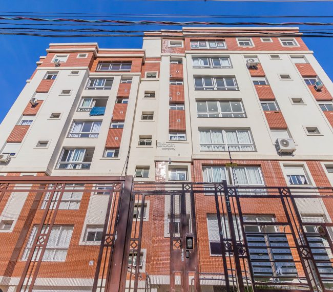 Apartamento com 115m², 3 quartos, 1 suíte, 4 vagas, no bairro Passo da Areia em Porto Alegre