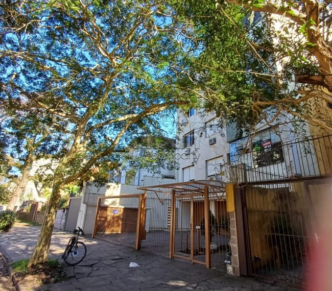 Apartamento com 82m², 3 quartos, 1 suíte, 1 vaga, no bairro Petrópolis em Porto Alegre