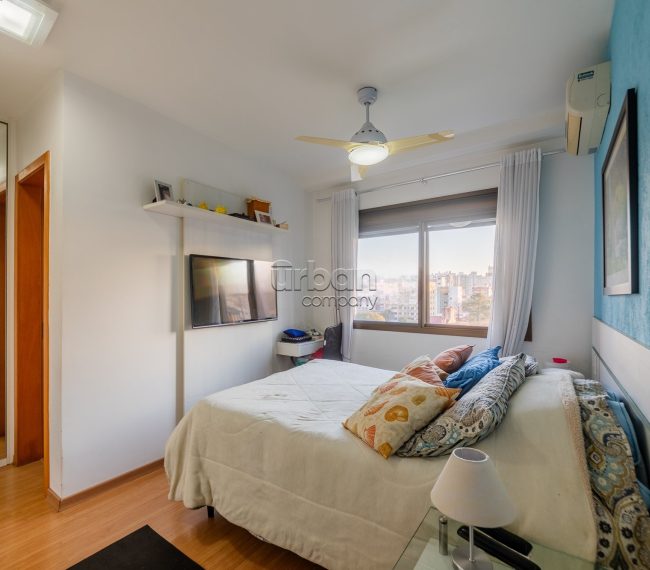 Apartamento com 65m², 2 quartos, 1 suíte, 1 vaga, no bairro Passo da Areia em Porto Alegre