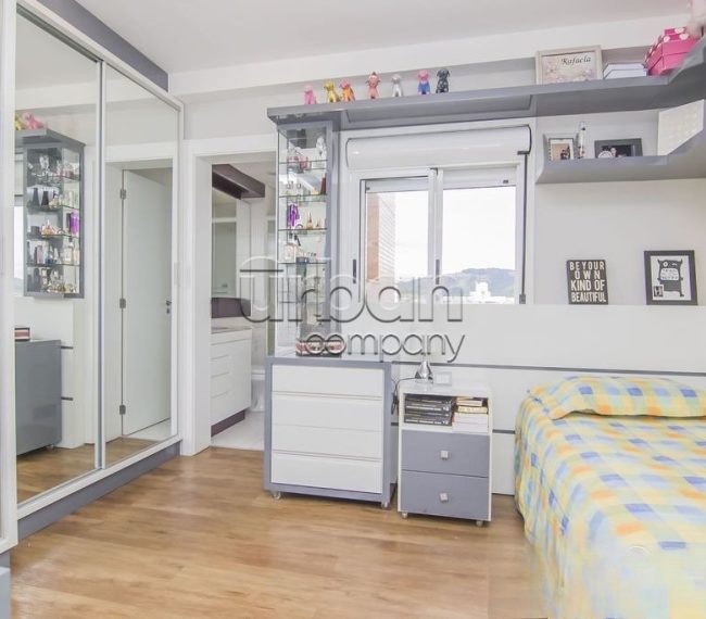 Apartamento com 162m², 3 quartos, 3 suítes, 2 vagas, no bairro Central Parque em Porto Alegre