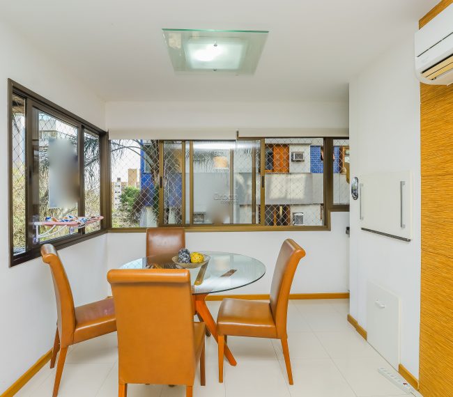 Apartamento com 87m², 2 quartos, 1 suíte, 2 vagas, no bairro Rio Branco em Porto Alegre