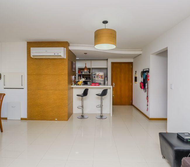 Apartamento com 87m², 2 quartos, 1 suíte, 2 vagas, no bairro Rio Branco em Porto Alegre