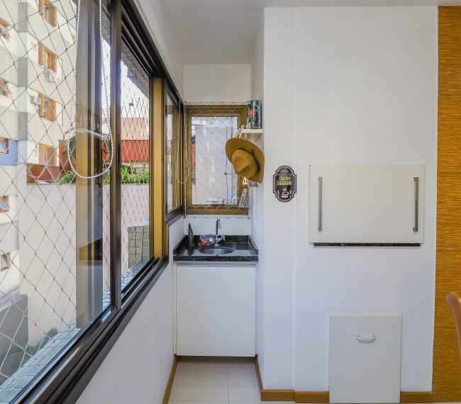 Apartamento com 87m², 2 quartos, 1 suíte, 2 vagas, no bairro Rio Branco em Porto Alegre