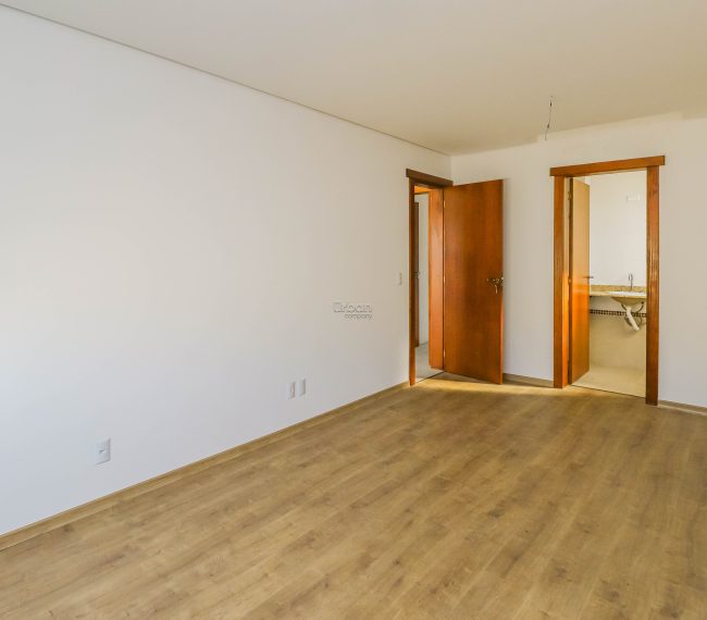 Apartamento com 95m², 1 quarto, 1 vaga, no bairro Passo da Areia em Porto Alegre